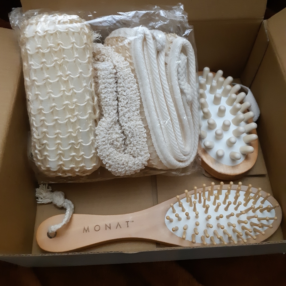 Monat Accesories Body Collection